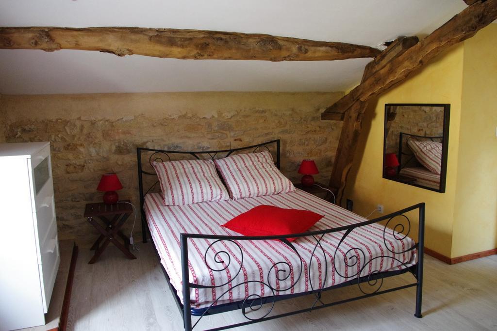 La Prade Basse 82 Bed & Breakfast Saint-Antonin-Noble-Val Room photo